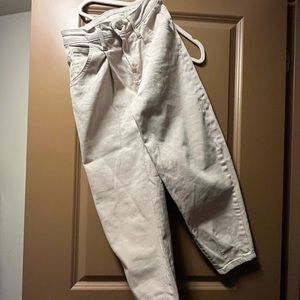 Balloon pleated beige cream jeans